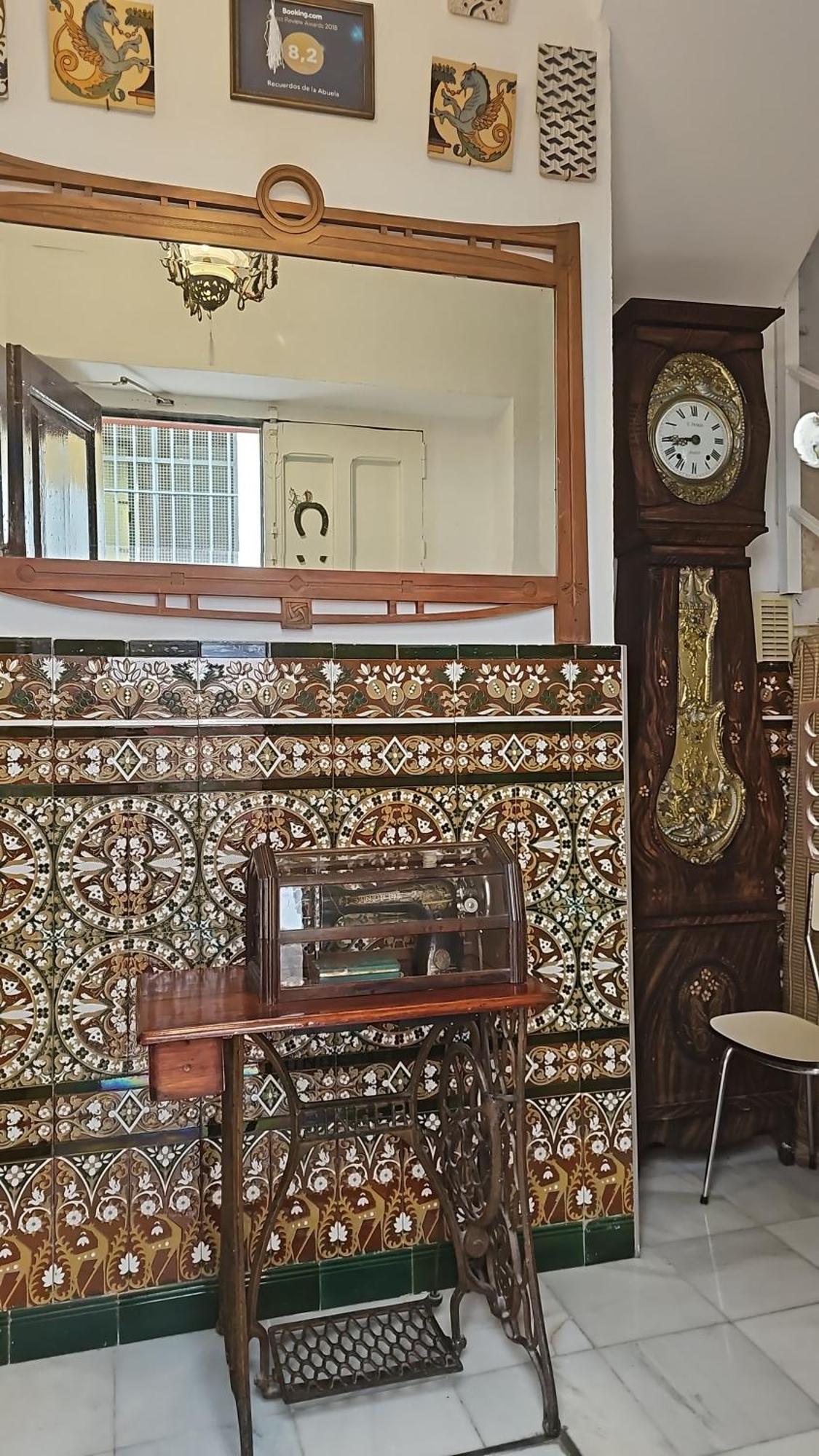 Recuerdos De La Abuela Apartment Seville Exterior photo
